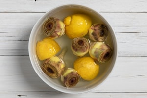 Preparazione Bruschette con crema di carciofi e salame - Fase 1