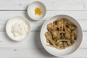 Preparazione Bruschette con crema di carciofi e salame - Fase 3