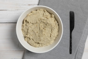 Preparazione Bruschette con crema di carciofi e salame - Fase 3