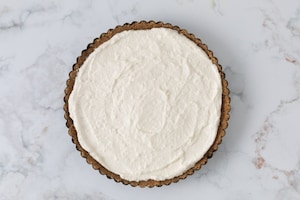 Preparazione Crostata alla frutta senza cottura - Fase 2