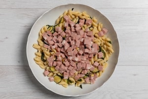 Preparazione Insalata di pasta con zucchine alla scapece e mortadella - Fase 3