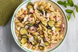 Preparazione Insalata di pasta con zucchine alla scapece e mortadella - Fase 4