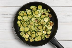 Preparazione Pasta tonno e zucchine - Fase 1