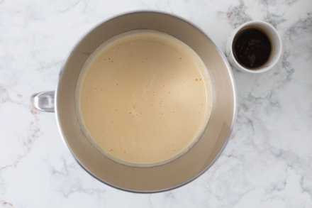 Preparazione Torta al caffè - Fase 1 Preparazione Torta al caffè - Fase 1