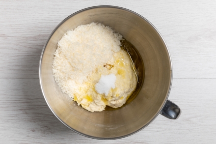 Preparazione Focaccia alla parmigiana di melanzane - Fase 1 Preparazione Focaccia alla parmigiana di melanzane - Fase 1