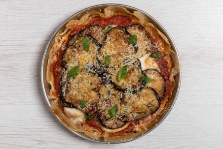 Preparazione Focaccia alla parmigiana di melanzane - Fase 4 Preparazione Focaccia alla parmigiana di melanzane - Fase 4