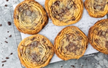 Giant chocolate chip cookies 