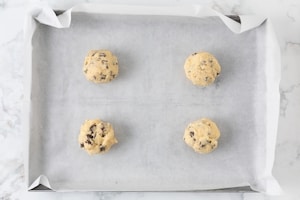 Preparazione Giant chocolate chip cookies  - Fase 4