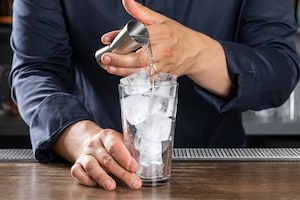 Preparazione Gin Fizz - Fase 2