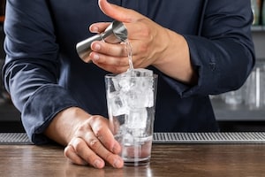 Preparazione Gin Fizz - Fase 2