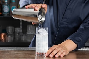 Preparazione Gin Fizz - Fase 4