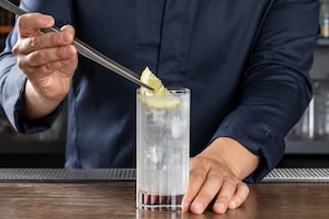 Preparazione Gin Fizz - Fase 5