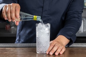 Preparazione Gin Tonic - Fase 2