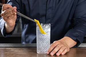 Preparazione Gin Tonic - Fase 3