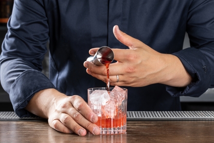 Preparazione Negroni Sbagliato - Fase 1 Preparazione Negroni Sbagliato - Fase 1