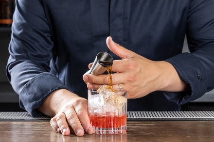 Preparazione Negroni Sbagliato - Fase 2 Preparazione Negroni Sbagliato - Fase 2
