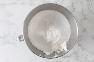 Preparazione Semifreddo al passion fruit - Fase 3