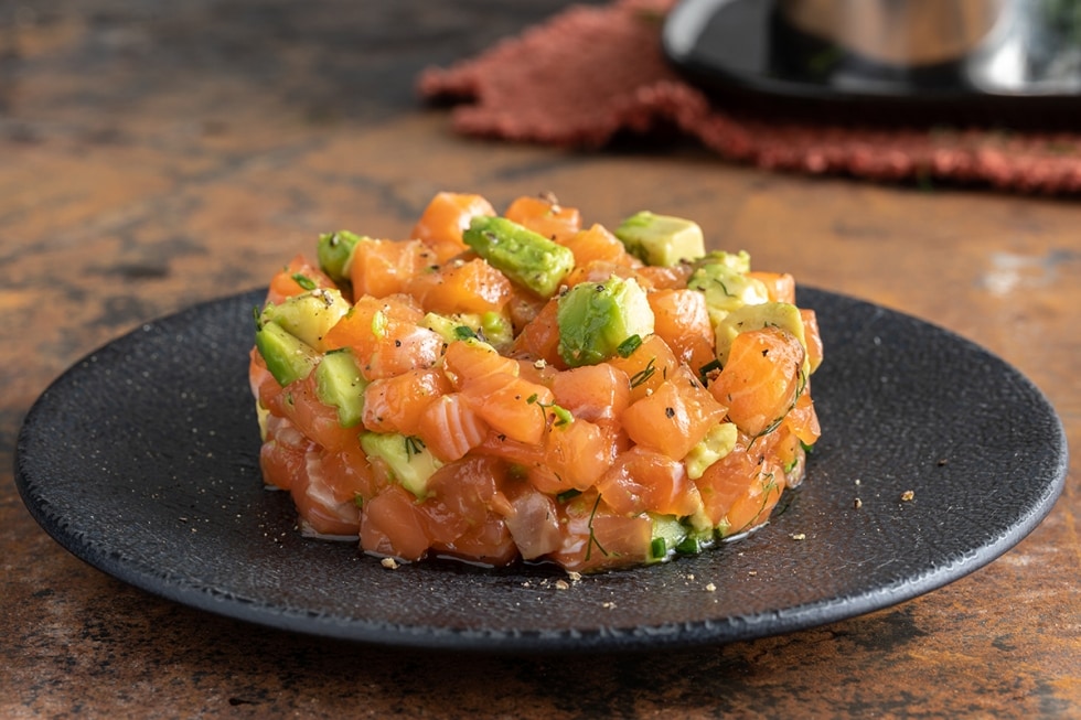 Tartare di salmone e avocado ricetta