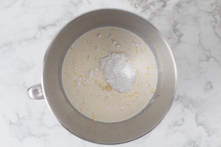 Preparazione Torta fredda al limone - Fase 2 Preparazione Torta fredda al limone - Fase 2