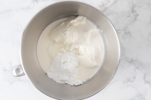 Preparazione Torta fredda allo yogurt - Fase 2