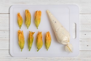 Preparazione Fiori di zucca al forno facilissimi - Fase 2