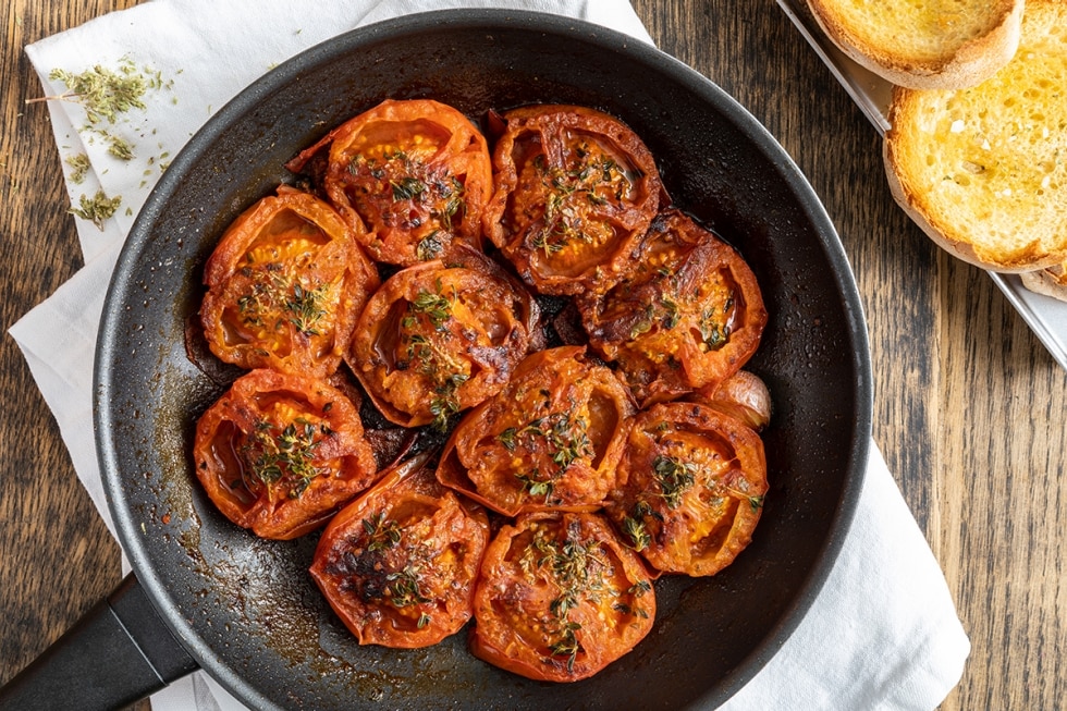 Pomodori in padella ricetta