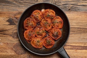 Preparazione Pomodori in padella - Fase 2