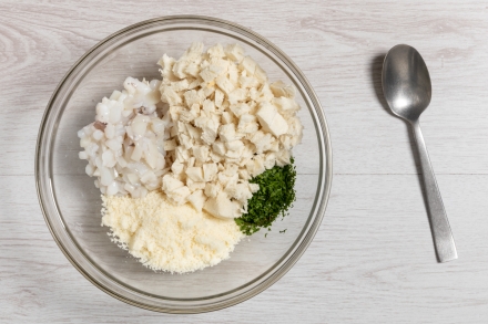 Preparazione Seppie ripiene al forno - Fase 1 Preparazione Seppie ripiene al forno - Fase 1