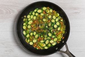 Preparazione Strozzapreti con zucchine e zafferano - Fase 2