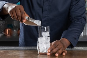 Preparazione Tequila sunrise - Fase 1