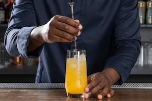 Preparazione Tequila sunrise - Fase 3