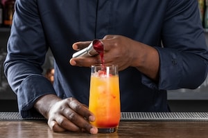 Preparazione Tequila sunrise - Fase 3