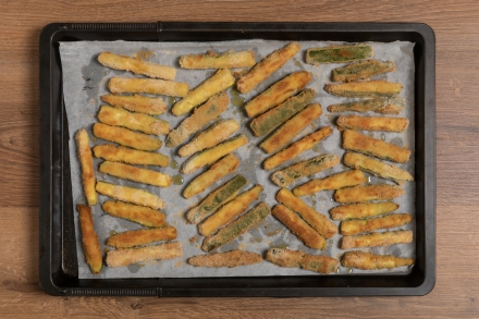 Preparazione Zucchine impanate al forno - Fase 2 Preparazione Zucchine impanate al forno - Fase 2