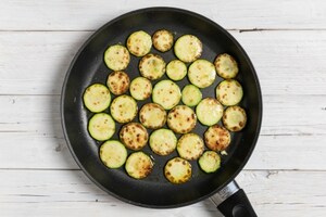 Preparazione Zucchine marinate - Fase 1