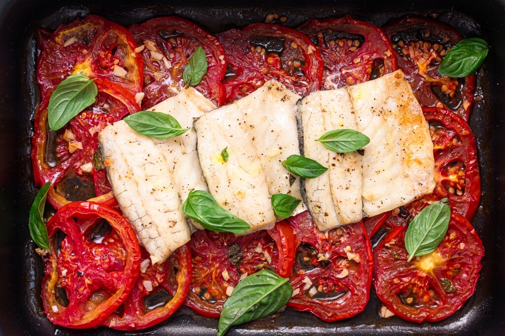 Branzino e pomodori al forno