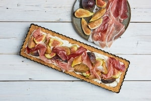 Preparazione Cheesecake salata senza cottura fichi e speck - Fase 3