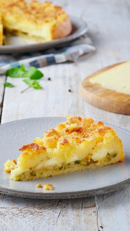 Sbriciolata di patate, zucchine e formaggio