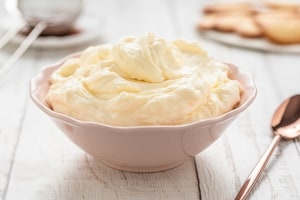 Preparazione Crema al mascarpone senza uova - Fase 2