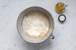 Preparazione Focaccia con zucca, cipolla rossa e olive nere - Fase 1