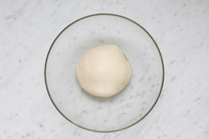 Preparazione Focaccia con zucca, cipolla rossa e olive nere - Fase 1