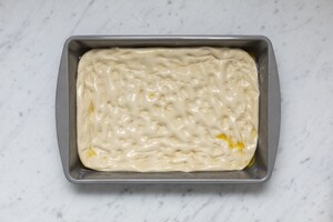 Preparazione Focaccia con zucca, cipolla rossa e olive nere - Fase 2