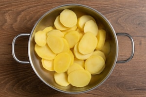 Preparazione Patate e cipolle al forno - Fase 1