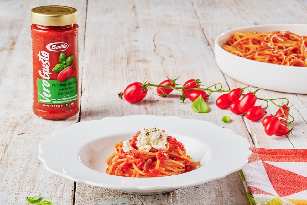 Spaghetti con Vero Gusto ai Pomodori, Datterini con Basilico Genovese DOP + Stracciatella di burrata ricetta