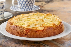 Preparazione Torta di mele in 15 minuti senza uova e senza burro - Fase 4