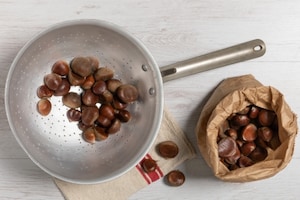 Preparazione Castagne bollite - Fase 1
