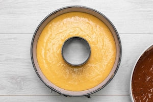 Preparazione Ciambella bicolore alla zucca e cioccolato  - Fase 2