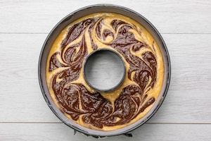 Preparazione Ciambella bicolore alla zucca e cioccolato  - Fase 2