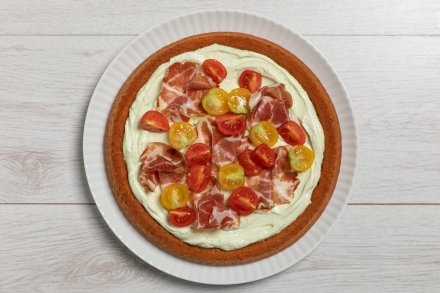 Preparazione Crostata morbida salata ricotta, coppa e pomodorini - Fase 5 Preparazione Crostata morbida salata ricotta, coppa e pomodorini - Fase 5
