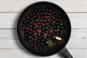 Preparazione Olive dolci fritte alla pugliese - Fase 1