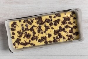 Preparazione Plumcake con cioccolato e strati di crema cookies - Fase 3